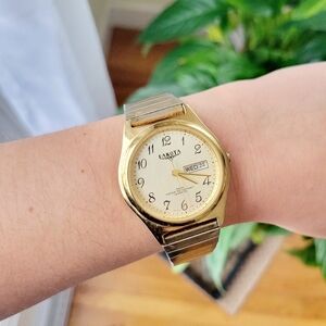 Dakota Classic Silver & Gold Womens Womans Analog Stretch Watch